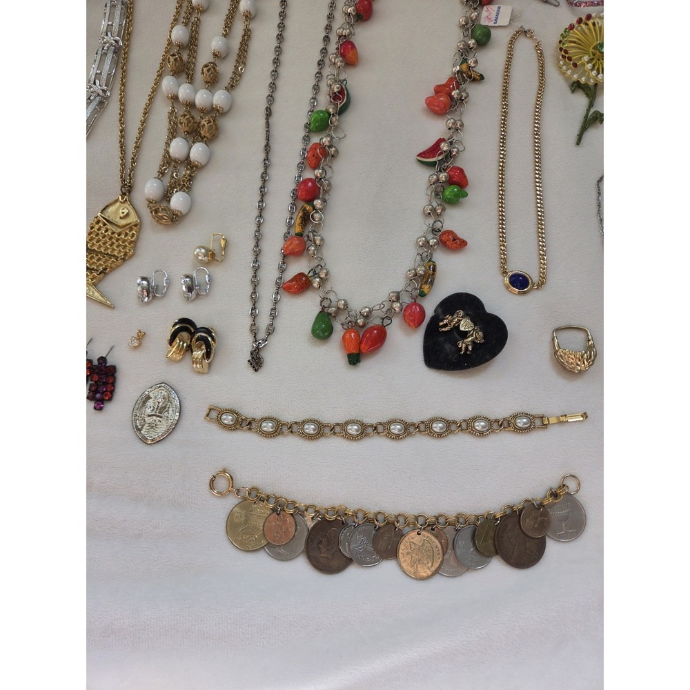 huge vintage estate jewelry lot - Picture 2 of 15